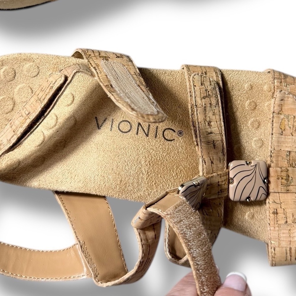 Vionic Amber Cork Strappy Sandals Women Size 6.5 Beige Adjustable Comfort - Picture 3 of 12